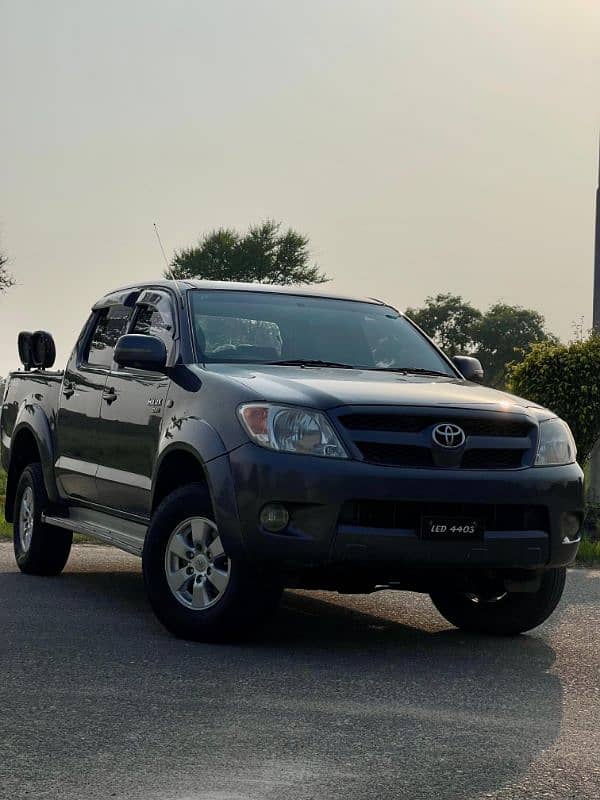 Toyota Hilux 2011 10