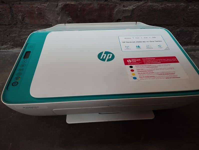 hp deskjet 2600 serie colour black wireless All in one lunsh condition 0