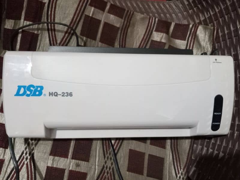 HQ-236 A4 2-Roller Portable Laminating Machine. . . 2