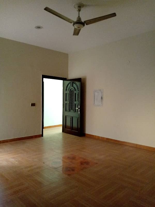 Gulberg 3 22 Marla Double Storey New House Available For Rent 6