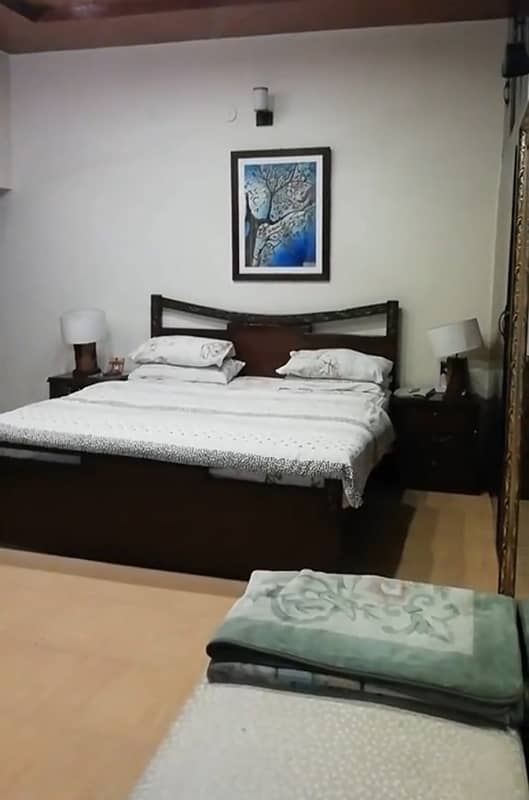 Gulberg 3 Furnished 1 Bed Room Attach Bathroom Kitchen Car Parking Good Location Available For Rent 4