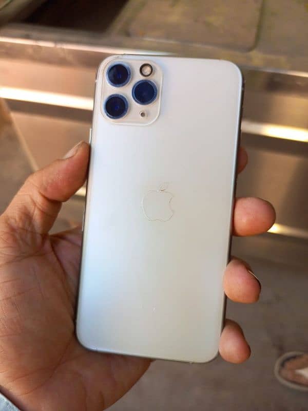 iPhone 11 pro 8