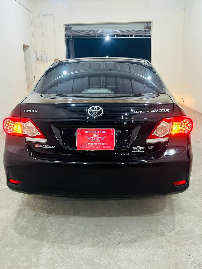 Toyota Corolla Altis 2013 1