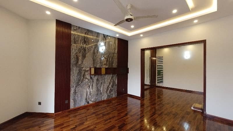 Stunning And Affordable Corner House Available For Sale In Punjab Small Industries Colony 31