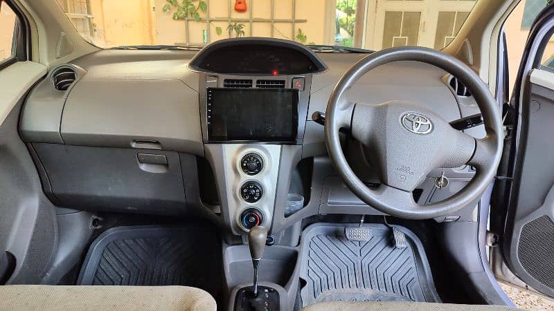 Toyota Vitz 2009/ 2013 3