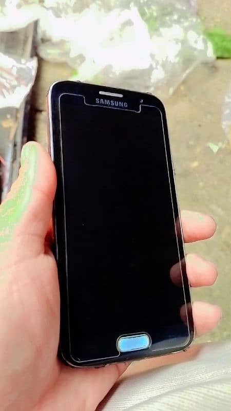 Samsung Galaxy S7. . . 1