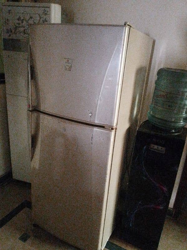 Dawlance signature medium size fridge 0