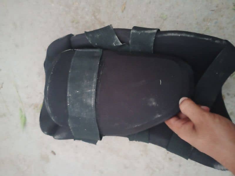 BK DOUBLE THIGH PAD 2