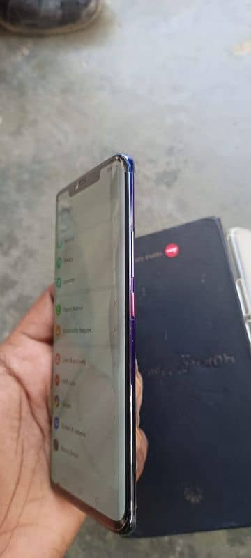 Mate 20 pro 6 128 with box official approved 2