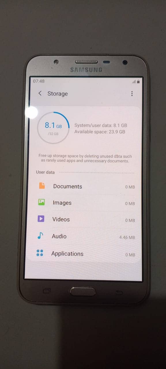 Samsung Mobile J7 4