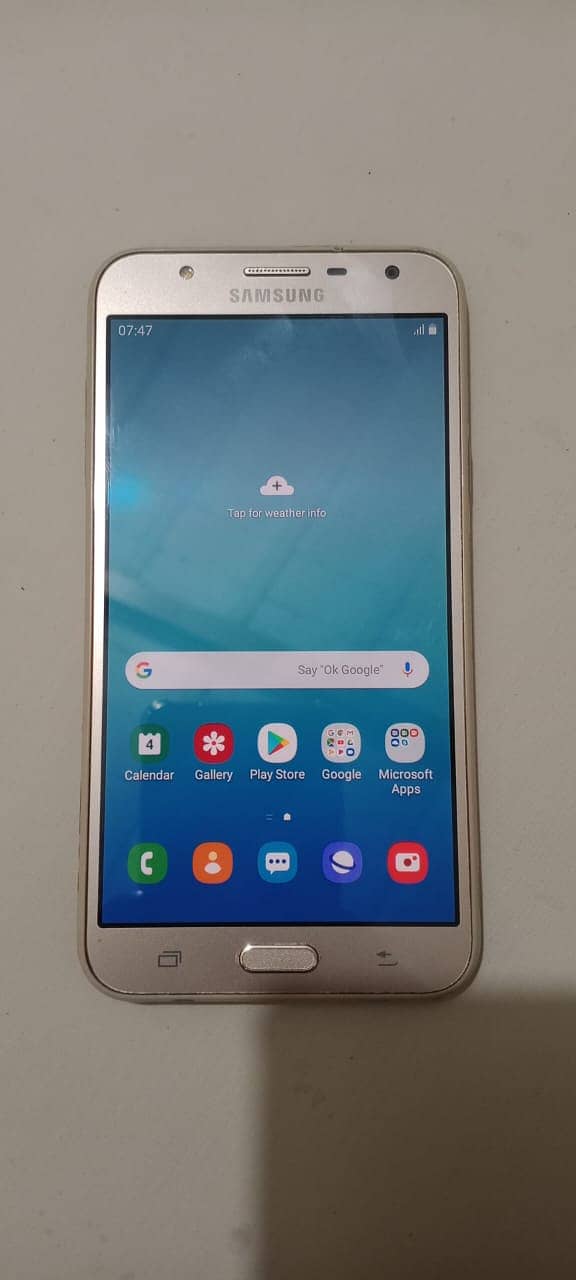 Samsung Mobile J7 6