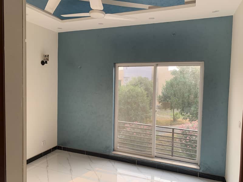 5 MARLA DOUBLE UNIT HOUSE BRAND NEW NEAR TO PARK IS AVAILABLE FOR SALE IN DHA PHASE 11 RAHBAR 22