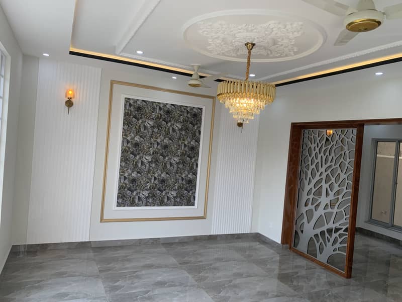 7 BEDROOM 1 KANAL BRAND NEW LAVISH DESIGN HOUSE IN MAIN ROAD IS AVAILABLE FOR SALE IN NESPAK HOUSING SOCIETY PHASE 3 DEFENCE ROAD LAHORE 5