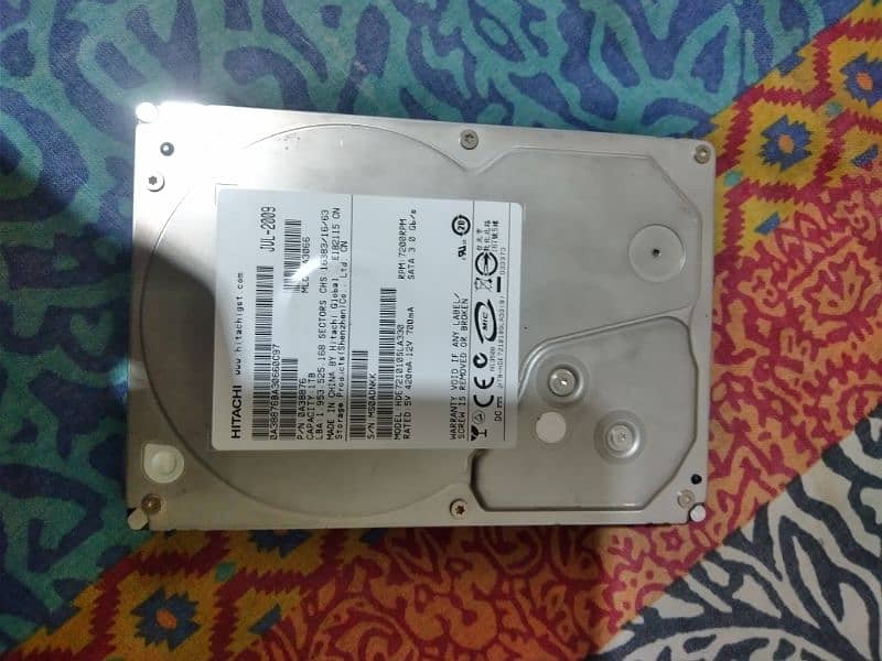 1 TB. HITACHI 0