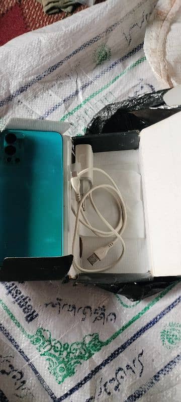 Infinix hot 12 6/128gb box charger available ha 1