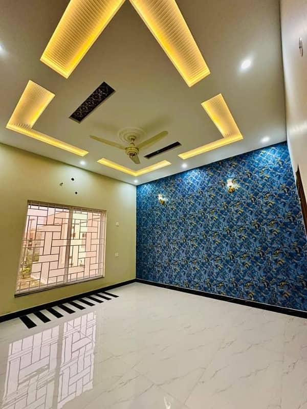 10 Marla Brand New Luxury Bungalow For Sale in Pia Society joharTown 27