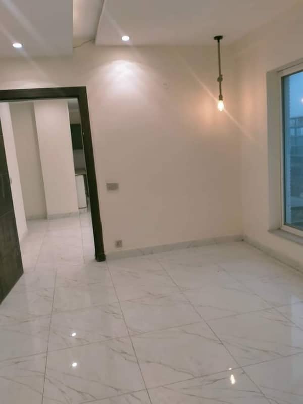 700 Sqft Beautiful Flat For Sale In Johar Town 1