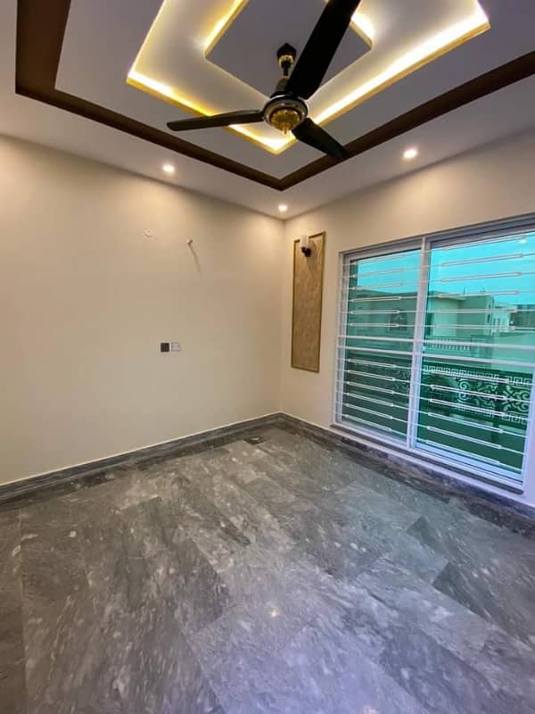 5 Marla Brand New Luxury House For Sale In Johar Town 11