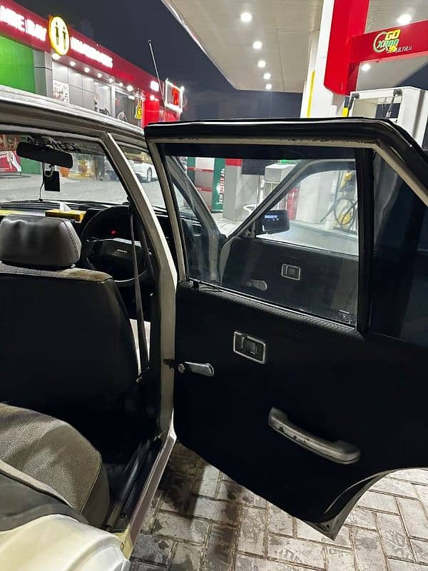 Nissan Sunny 1987 14