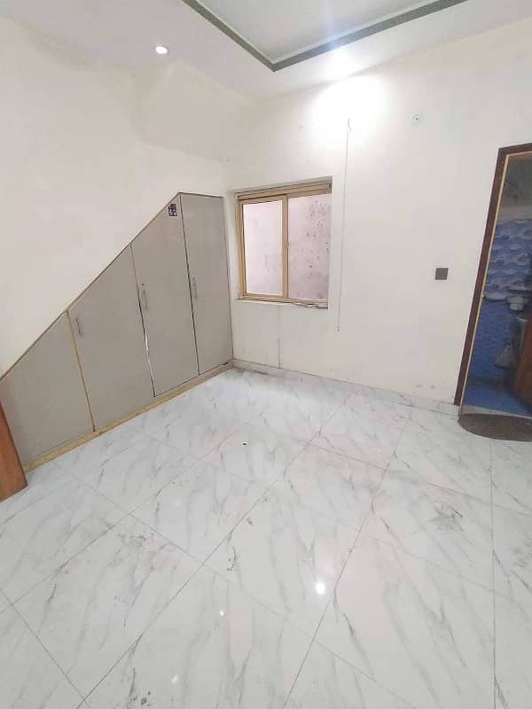 1 Bad Flat For Rent in Johar Town Near UMT 1