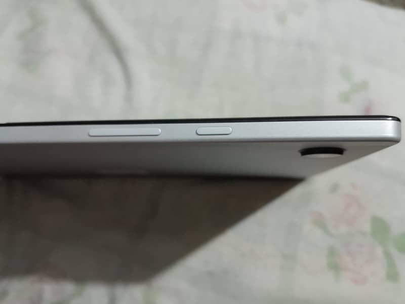 Samsung A8 Tablet with Zero Scratch 4