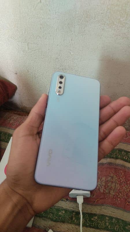 vivo s1 for sale condition good with box charge all ok ram 4+1/128 1