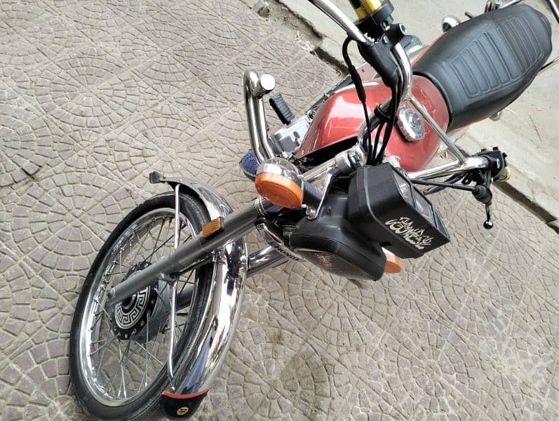 Honda 125 self start for sell condition 9 by 10 total orignal 0