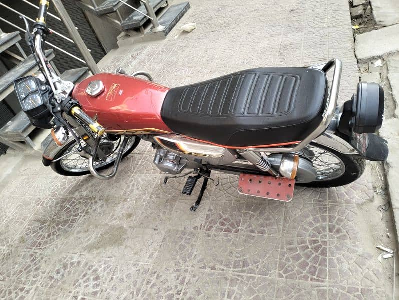 Honda 125 self start for sell condition 9 by 10 total orignal 1