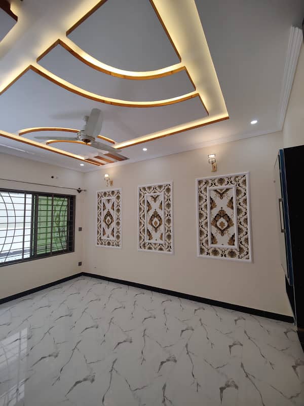 7 Marla Brand New House Availabe For Sale in G-15 Islamabad. 5