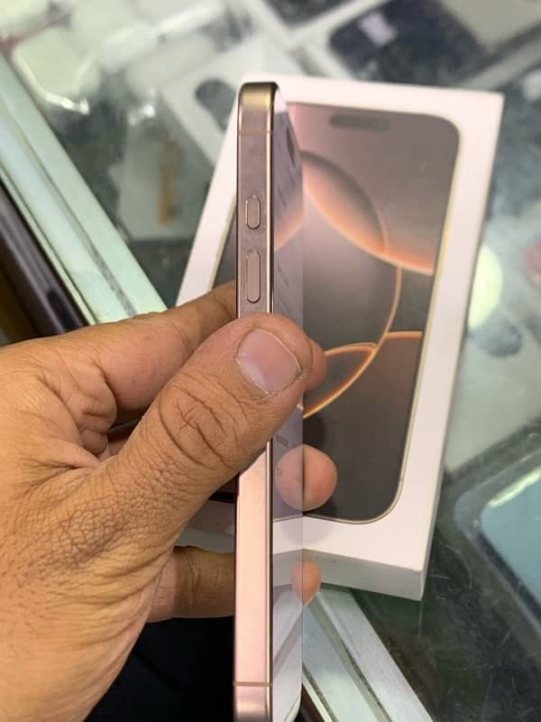 Iphone 16 pro Desert Titanium non pta only 10 time charged 2