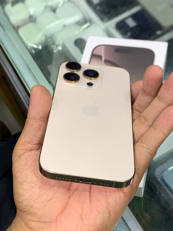 Iphone 16 pro Desert Titanium non pta only 10 time charged 3