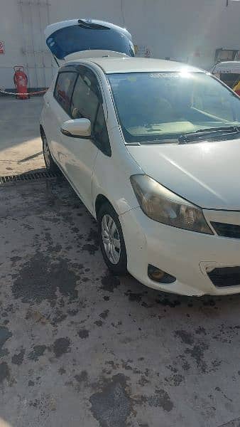 Toyota Vitz 2015 4