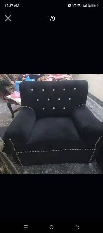 Black sofa velvet 3