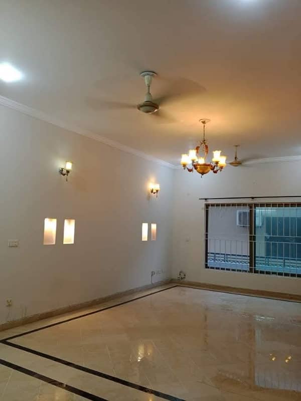 35*70 Luxury Upper Portion Available For Rent In G 14 4