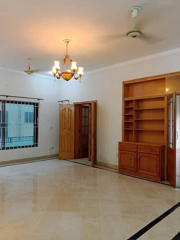 35*70 Luxury Upper Portion Available For Rent In G 14 11