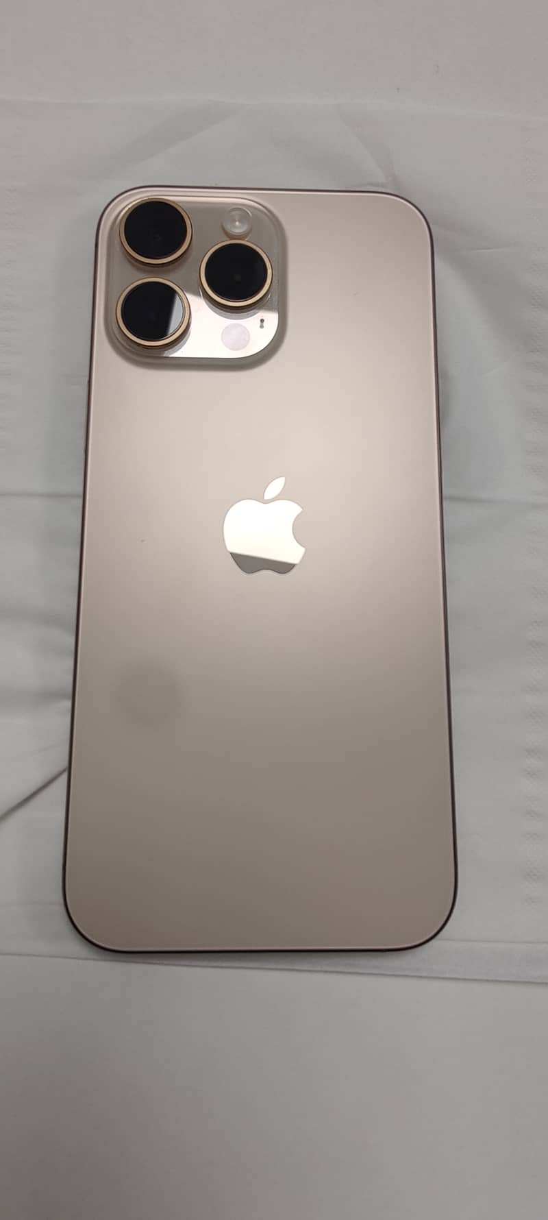 Iphone 16 pro max 256 gb dessert titanium. 4