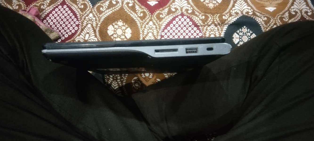 Acer Chrome Book C740 Series. 1