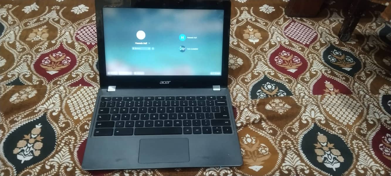 Acer Chrome Book C740 Series. 5