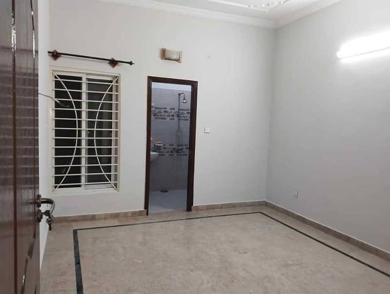 1 bed room with attach wash room kitchen for rent 2