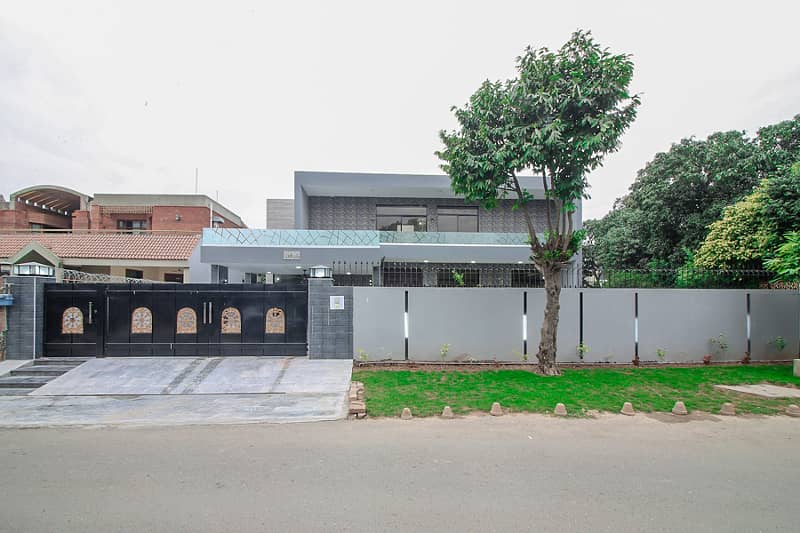 One Kanal Beautiful Modern Bungalow Available For Sale In DHA Phase 3 Lahore 0