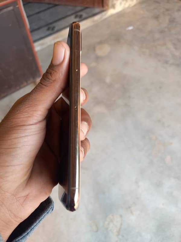 i phone xs pta 5