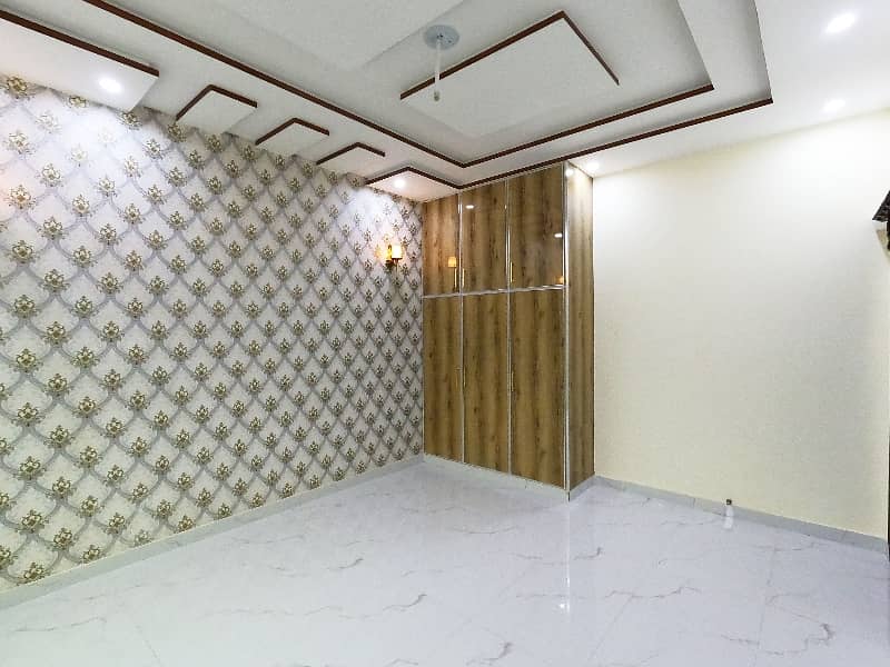 A Palatial Residence House For Sale In Johar Town Phase 2 - Block H3 Lahore 18