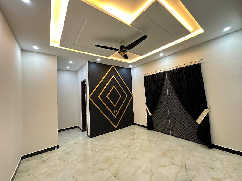 10 Marla Beautiful Luxury House For Sale In Nargis Block Bahria Town Lahore 3