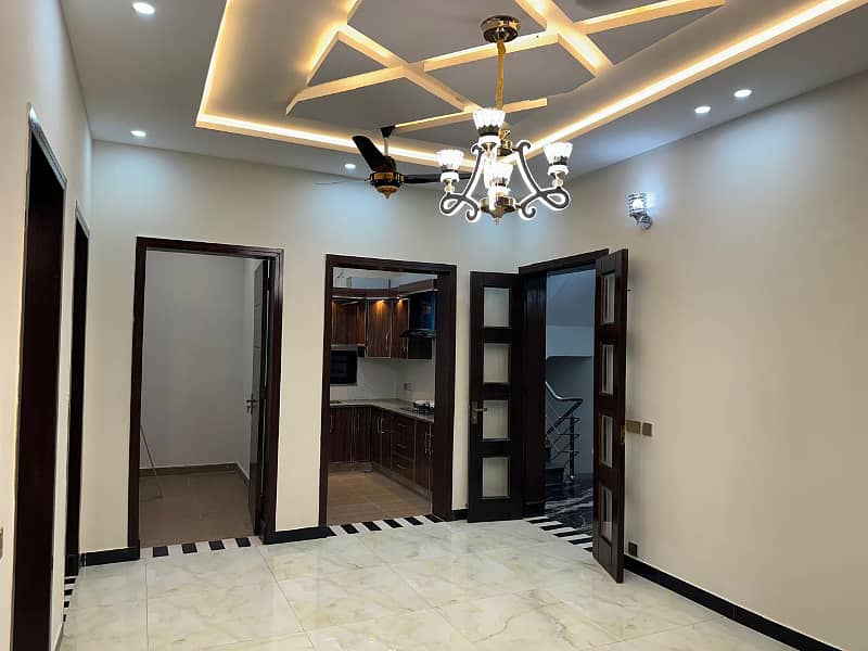 10 Marla Beautiful Luxury House For Sale In Nargis Block Bahria Town Lahore 7