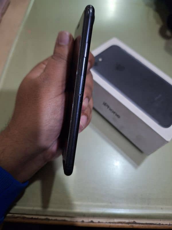 iPhone 7 PTA Approved with box 5