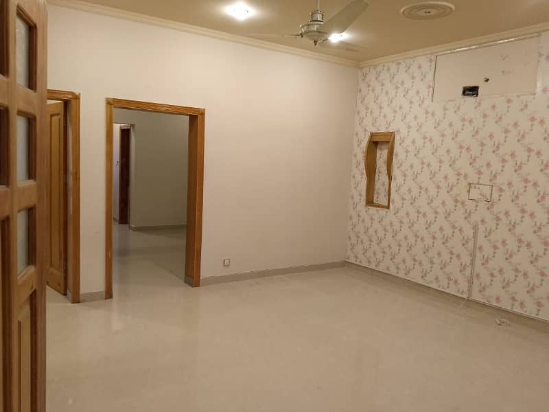 Beautiful Ground portion available for rent in f11 markaz Islamabad 2bedroom with attached bathroom 6