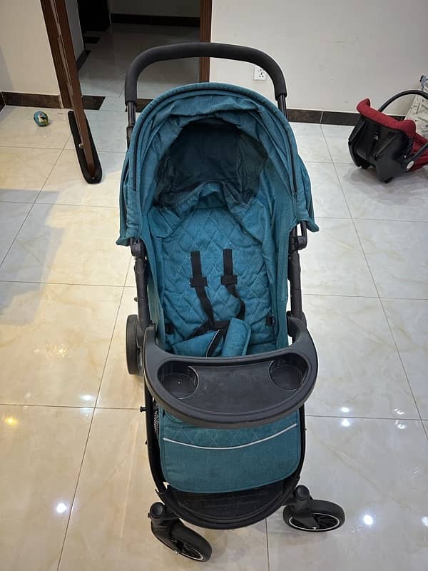 Stroller in Excellent Condition 4