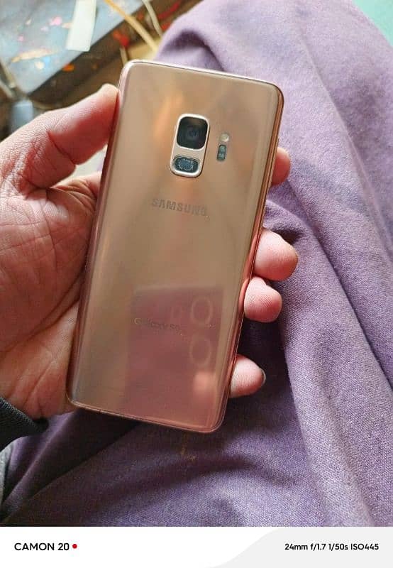 samsung S9 pta pach 4/64 all ok sirf panal off ho gys mobile on ha 0