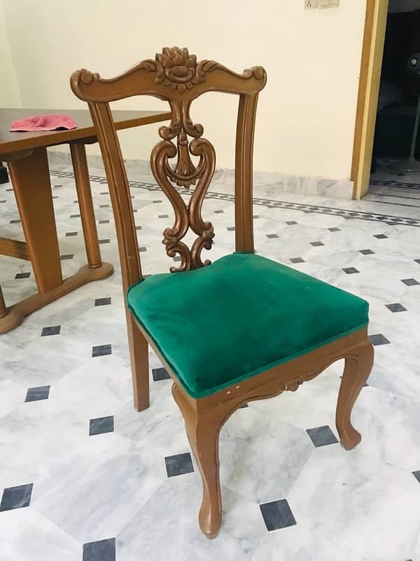 Dining Table 6 chairsLush condition 10/10 made bhai 3