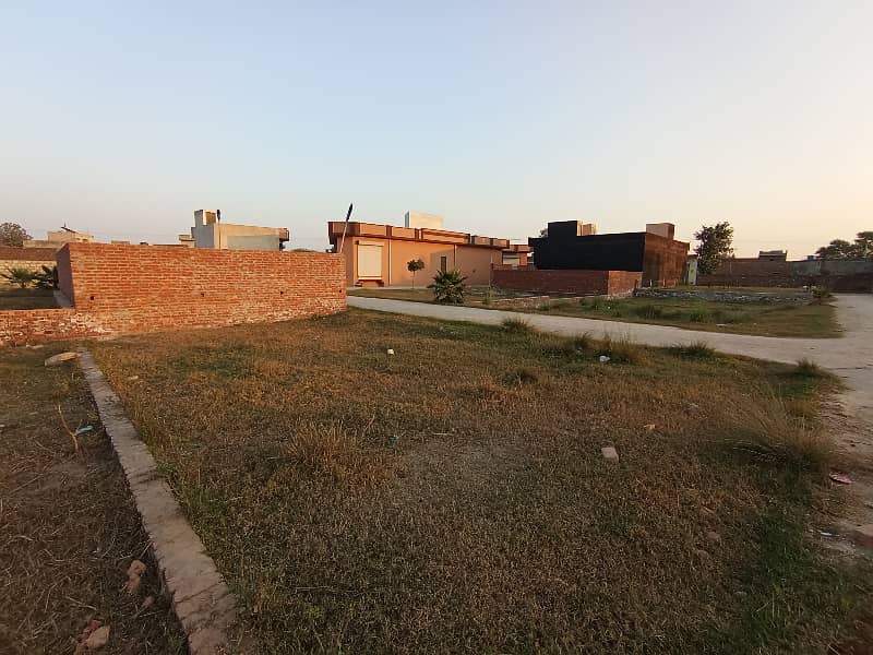 6.5 Marla Residential Plot Available For Sale In Shadiwal Near Main Road, City Gujrat 2